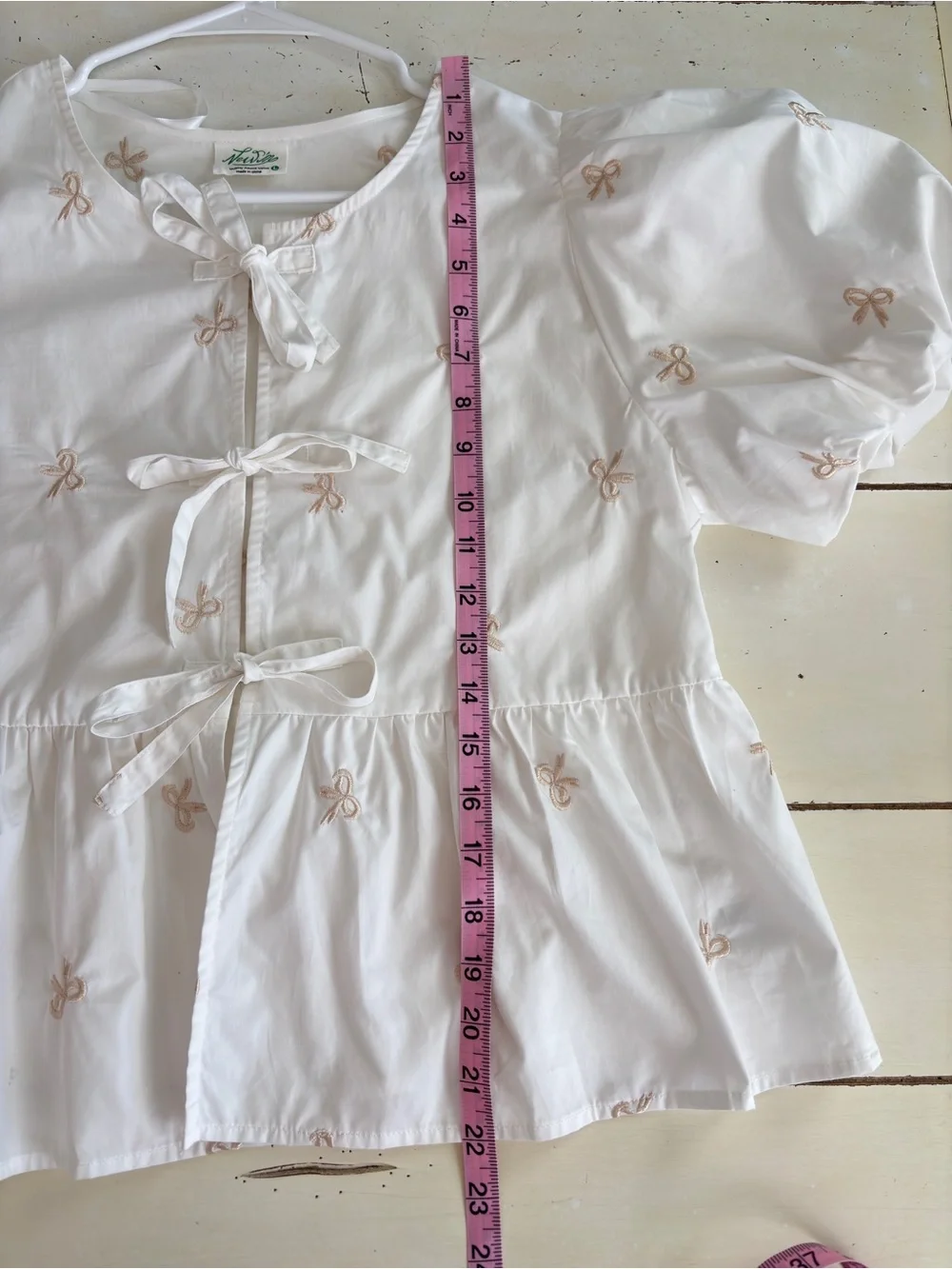 Very J Bow Embroidery Peplum Top Women’s Large White Puff Sleeve - Picture 6 of 8